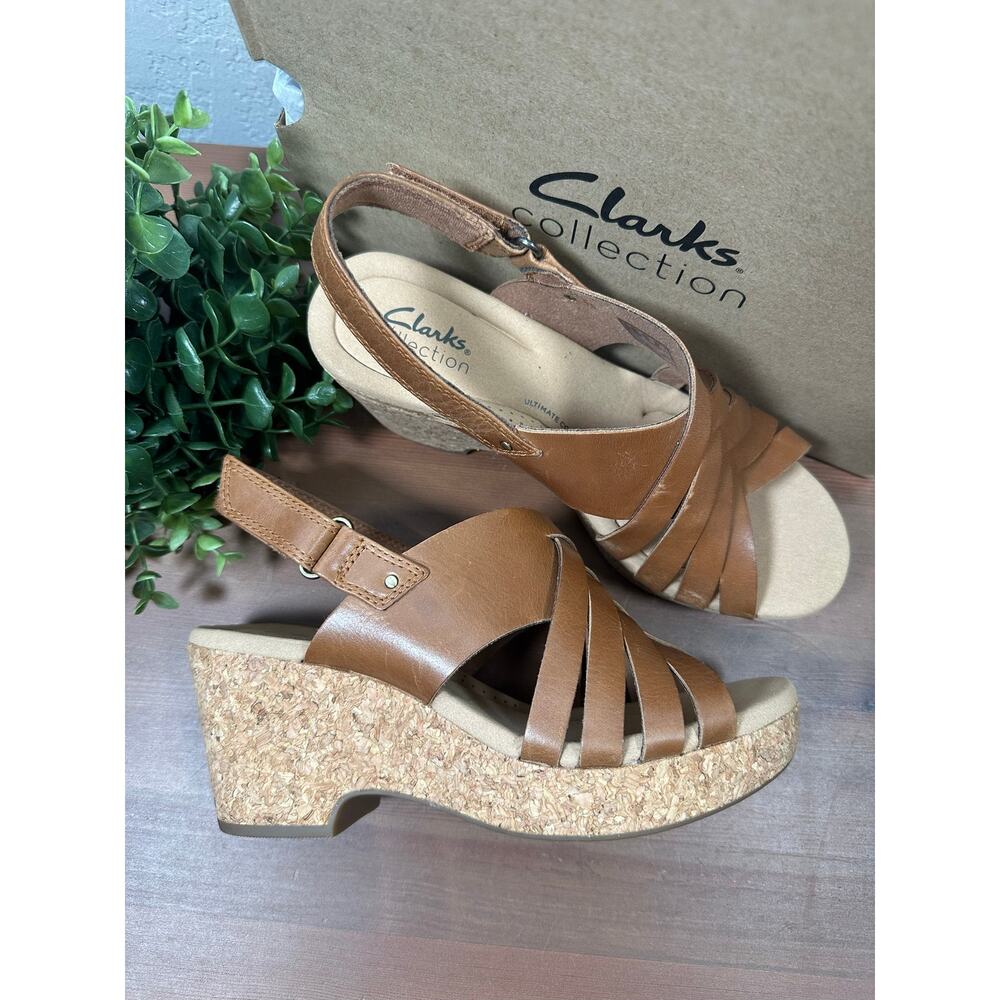 Clarks Women's Giselle Glow Woven Leather Wedge Sandals Size 7.5 Wide